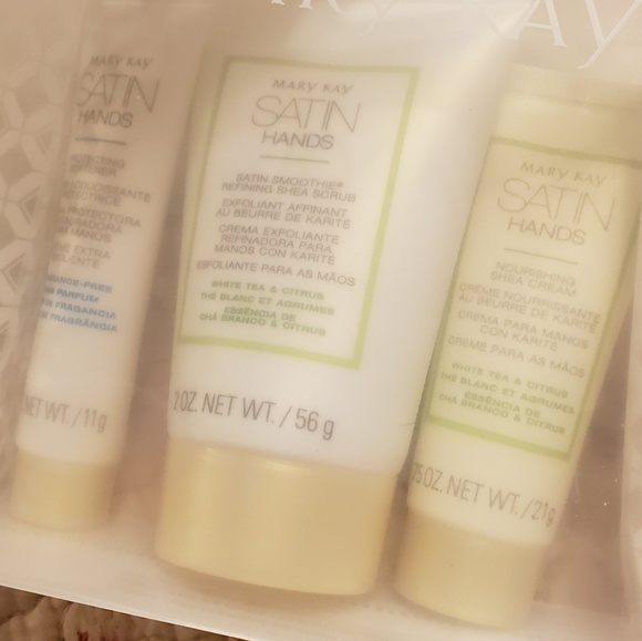 Mary Kay Pampering Satin Hands 3 Step Set - Picture 4 of 6
